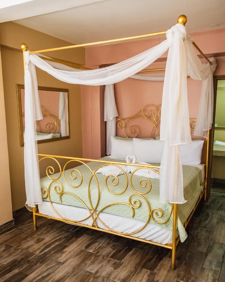 Hotel Revolucion Тихуана Екстериор снимка