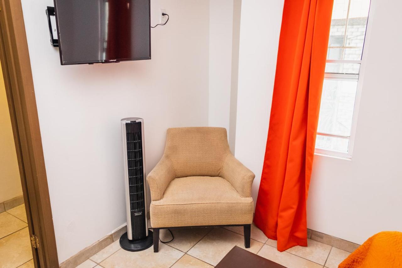 Hotel Revolucion Тихуана Екстериор снимка