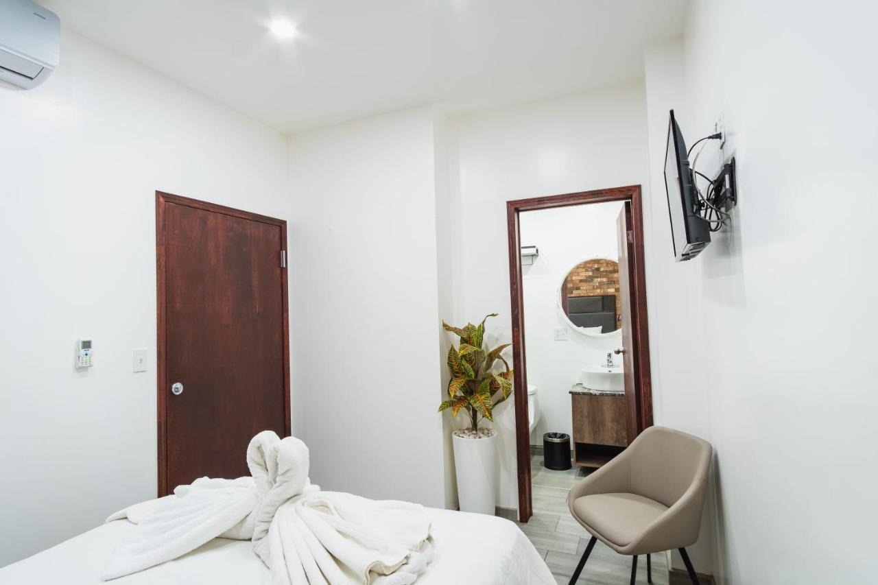 Hotel Revolucion Тихуана Екстериор снимка